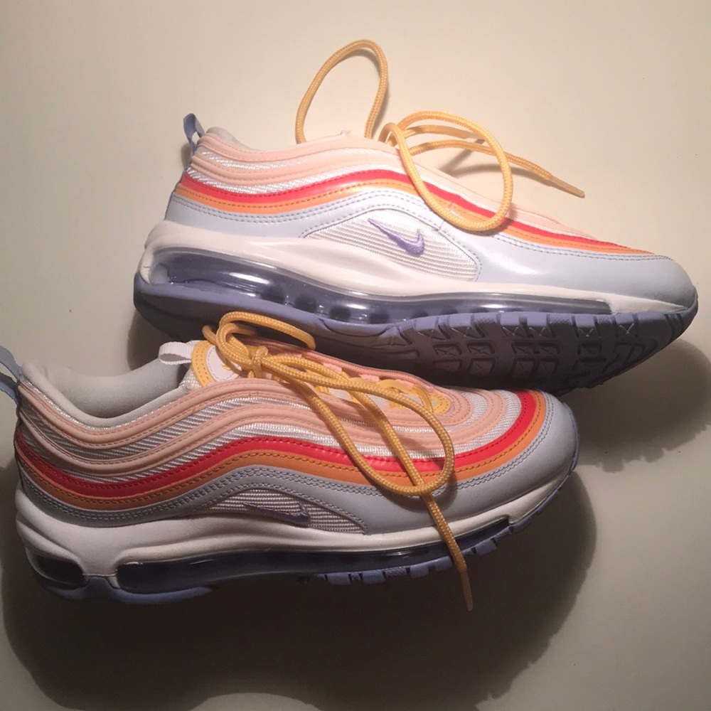 New Women’s US 7.5 Nike Air Max 97